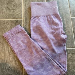 Lilac Leopard NVGTN Leggings